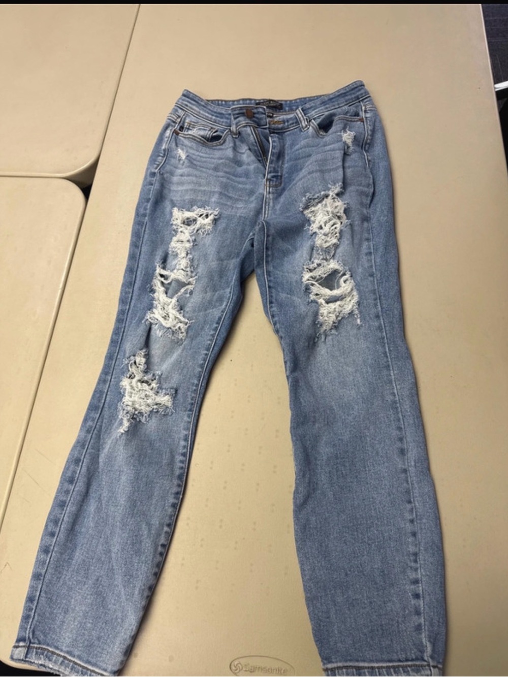 Judy Blue Light Wash Distressed Cropped Jeans